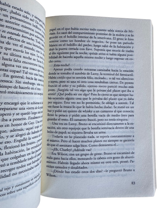 Extraños En Un Tren - Patricia Highsmith