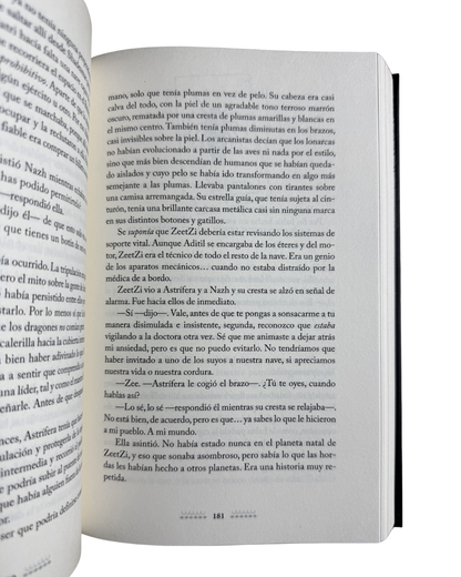 Islas de la Ascuaoscura - Brandon Sanderson